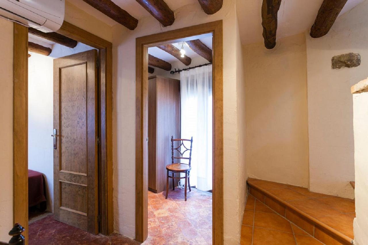 Santa Eulalia de Gállego Apartamentos Casa Samper חדר תמונה