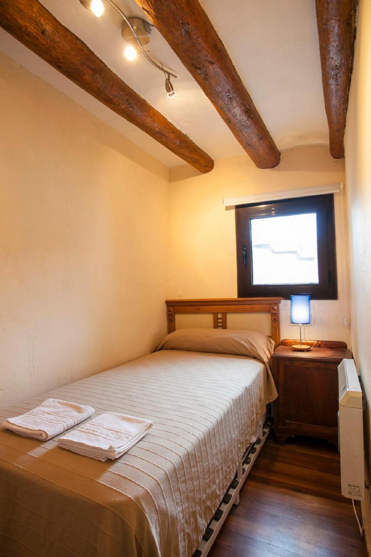 Santa Eulalia de Gállego Apartamentos Casa Samper חדר תמונה